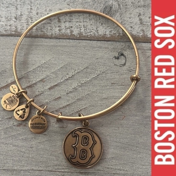 Boston Red‎ Sox Sports Team Bracelet - Picture 1 of 4